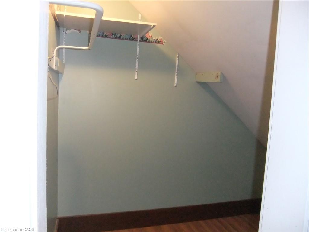 189 Kent Street S Property Photo 13