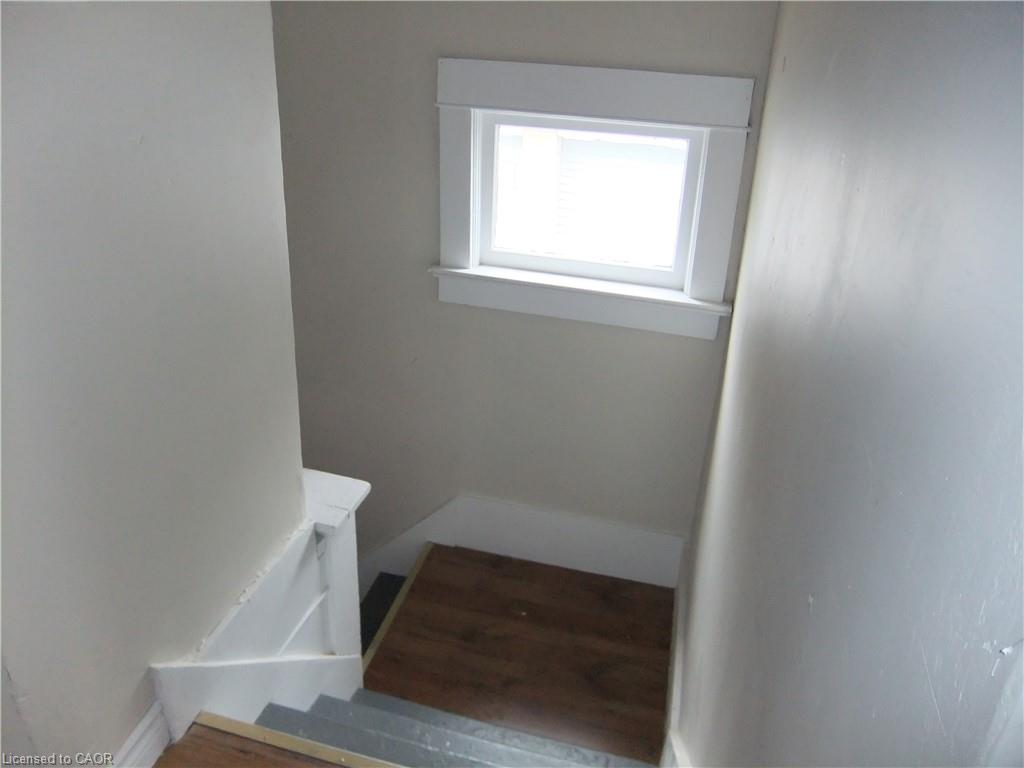 189 Kent Street S Property Photo 16