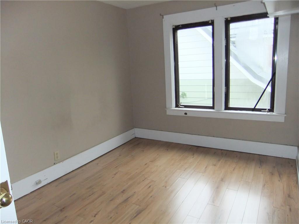 189 Kent Street S Property Photo 17