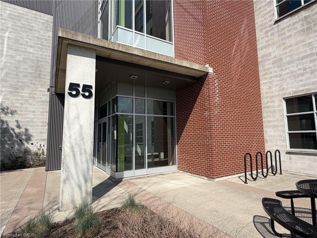 402-55 Head Street Property Photo 5