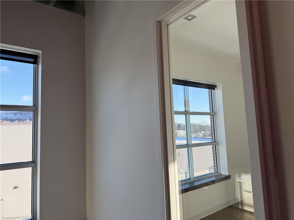 402-55 Head Street Property Photo 8