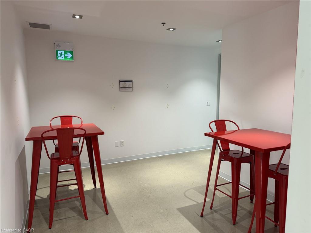 402-55 Head Street Property Photo 12