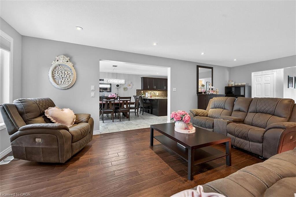 71 Jessica Street Property Photo 11