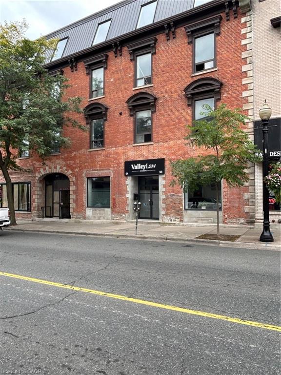 94 King Street W Property Photo 1
