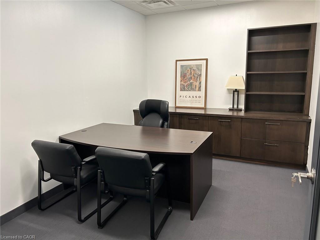 94 King Street W Property Photo 2