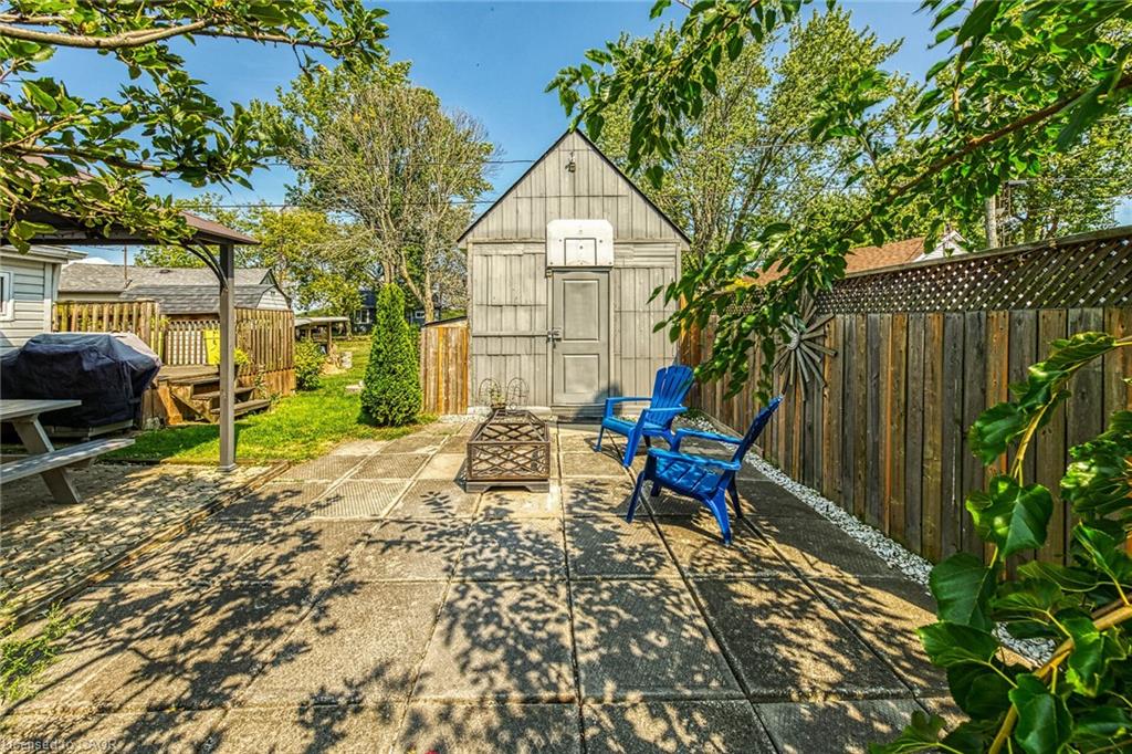 17 Maple Lane Property Photo 24