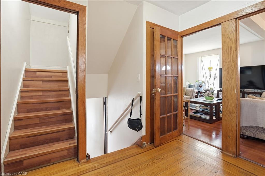 68 Gage Avenue S Property Photo 9