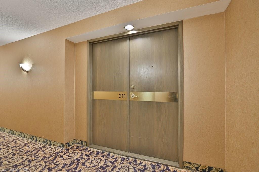 211-1800 The Collegeway Property Photo 5