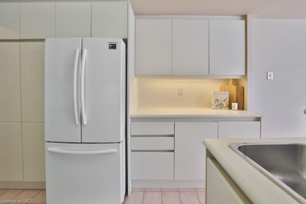 211-1800 The Collegeway Property Photo 9
