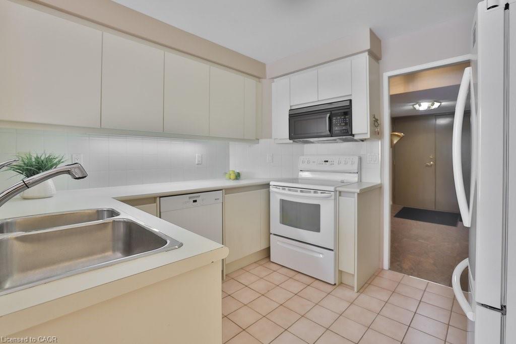 211-1800 The Collegeway Property Photo 10