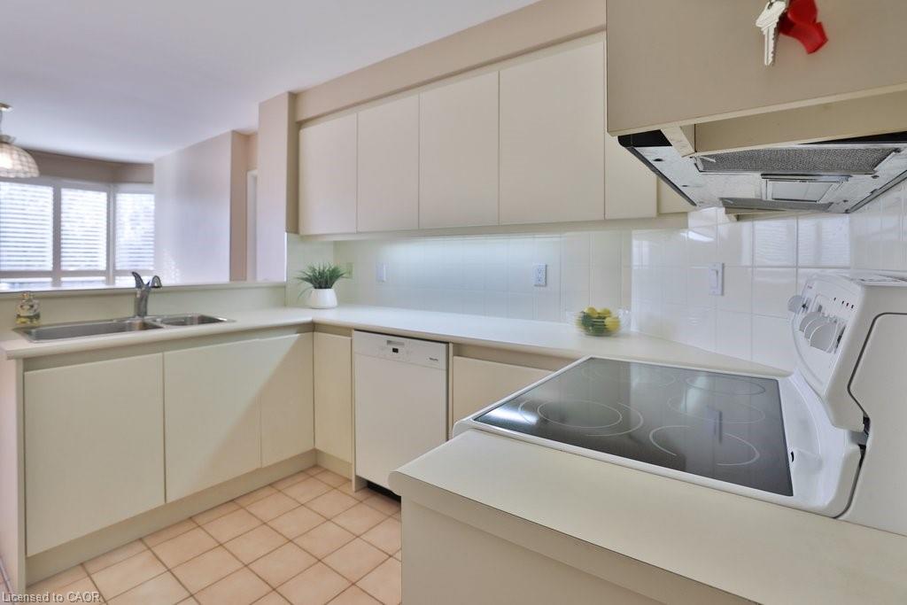 211-1800 The Collegeway Property Photo 11