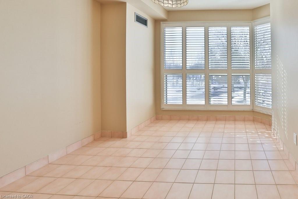 211-1800 The Collegeway Property Photo 37
