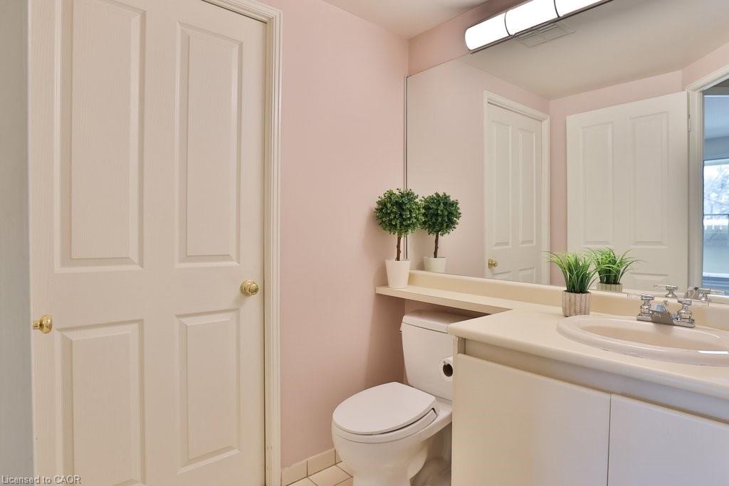 211-1800 The Collegeway Property Photo 38