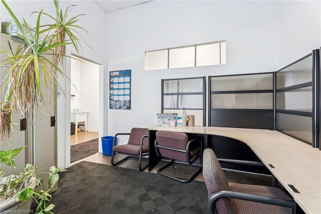 1810 Barton Street E Property Photo 1