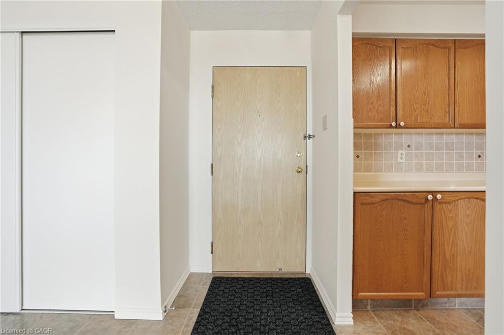 808-9 Bonheur Court Property Photo 7