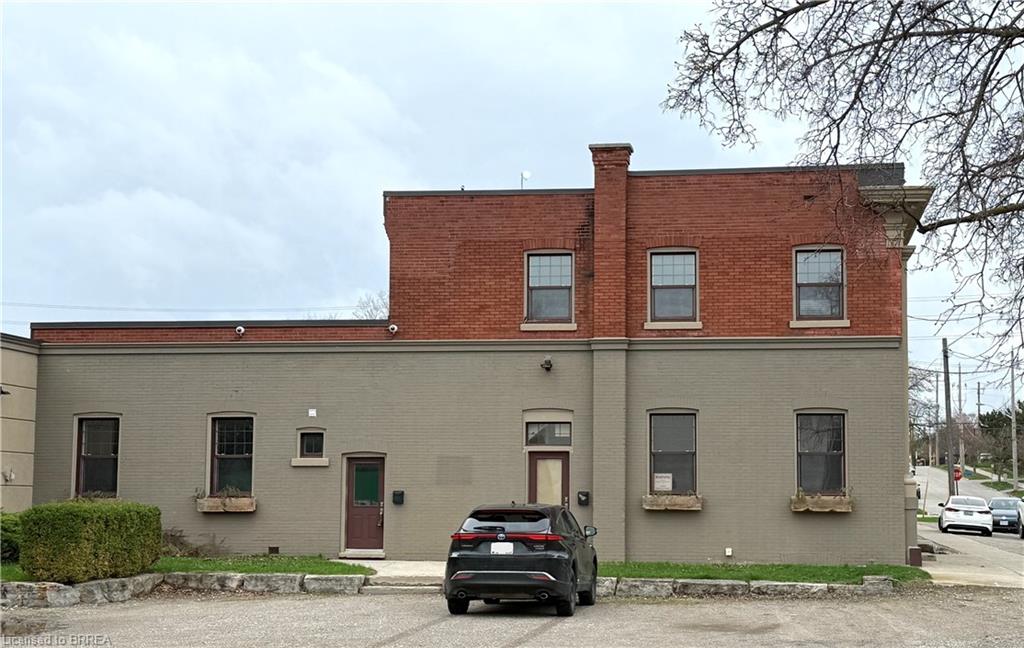 201-137 Nelson Street Property Photo 2