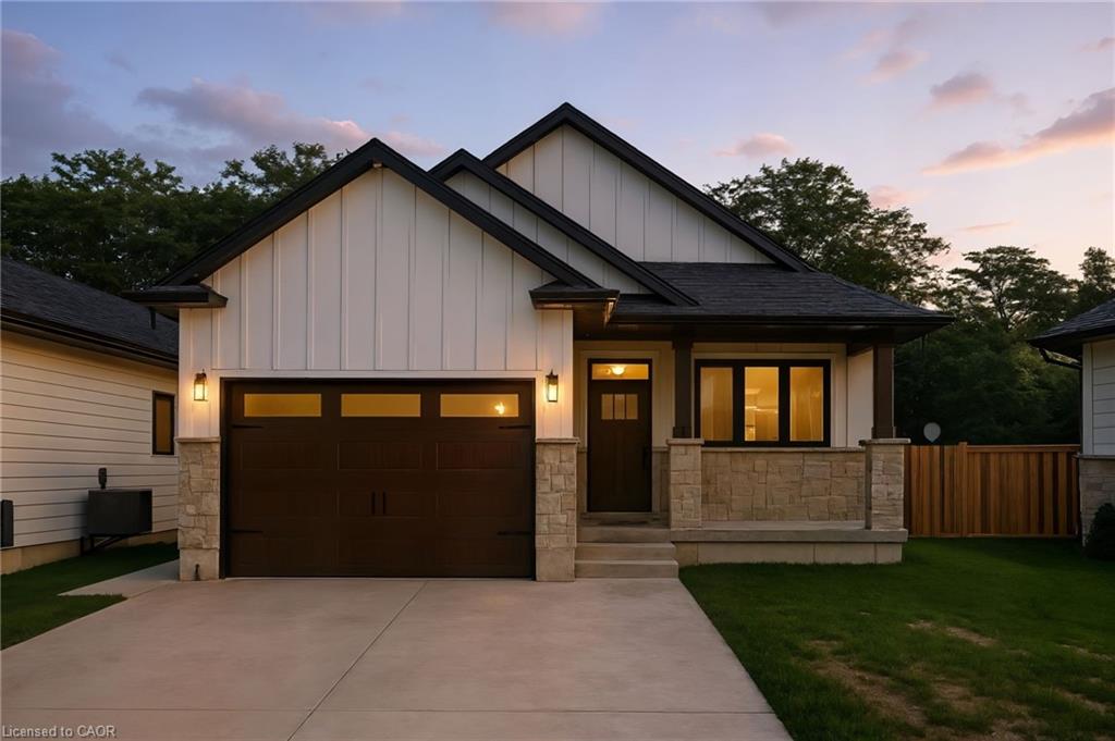 9 Macneil Court Property Photo 1