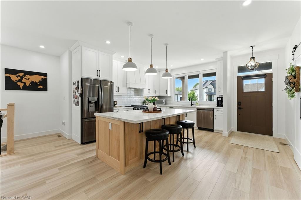 9 Macneil Court Property Photo 5