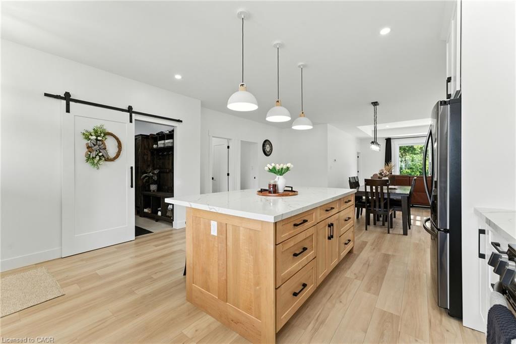 9 Macneil Court Property Photo 7