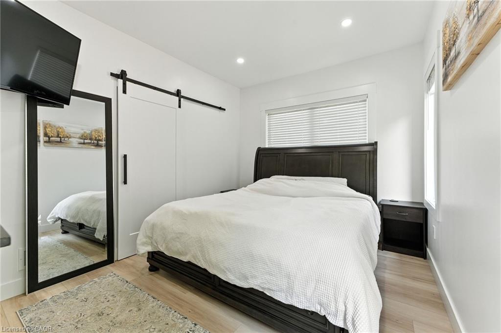 9 Macneil Court Property Photo 16