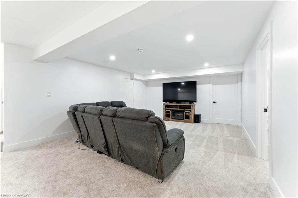 9 Macneil Court Property Photo 25