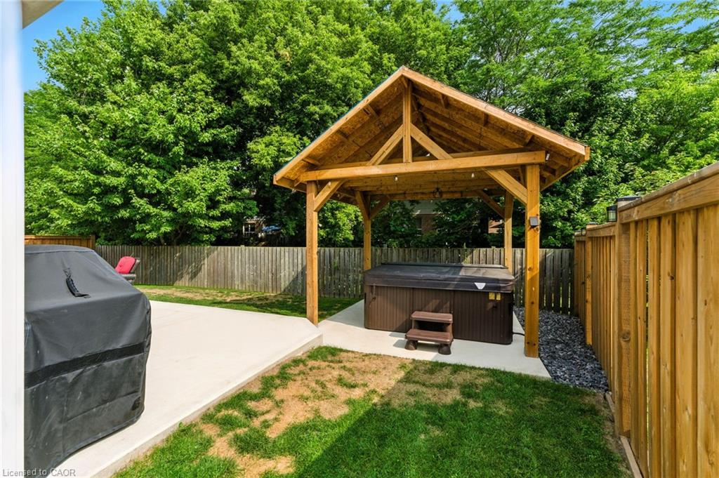 9 Macneil Court Property Photo 31