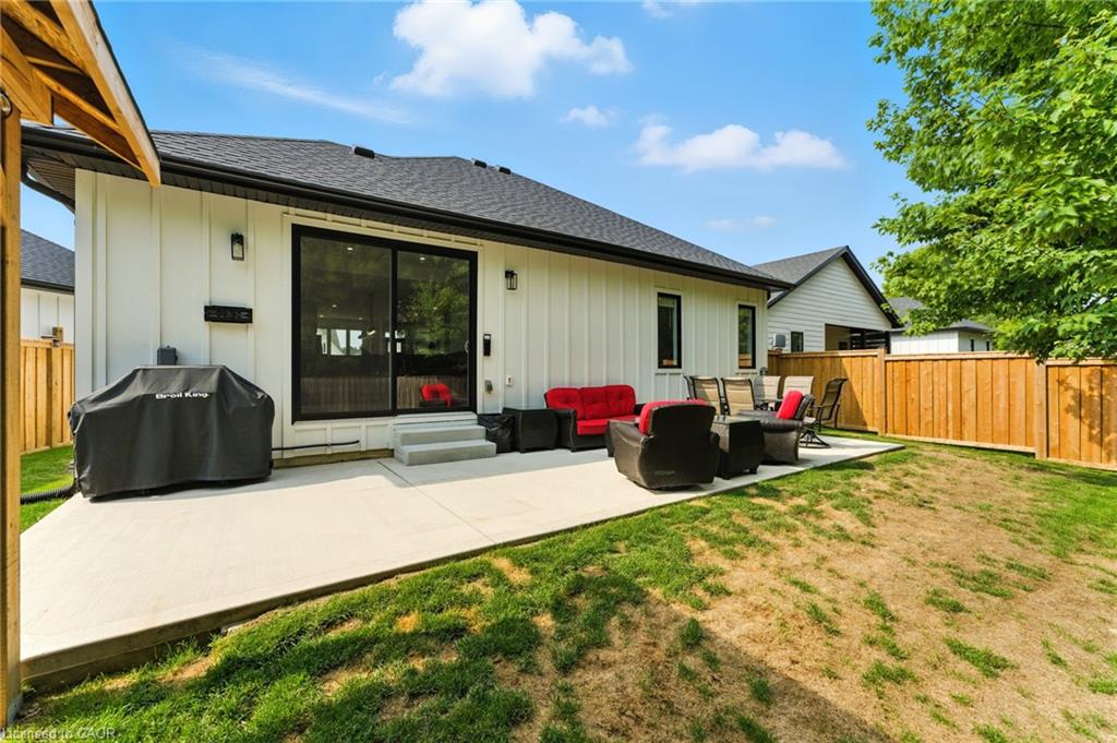 9 Macneil Court Property Photo 33