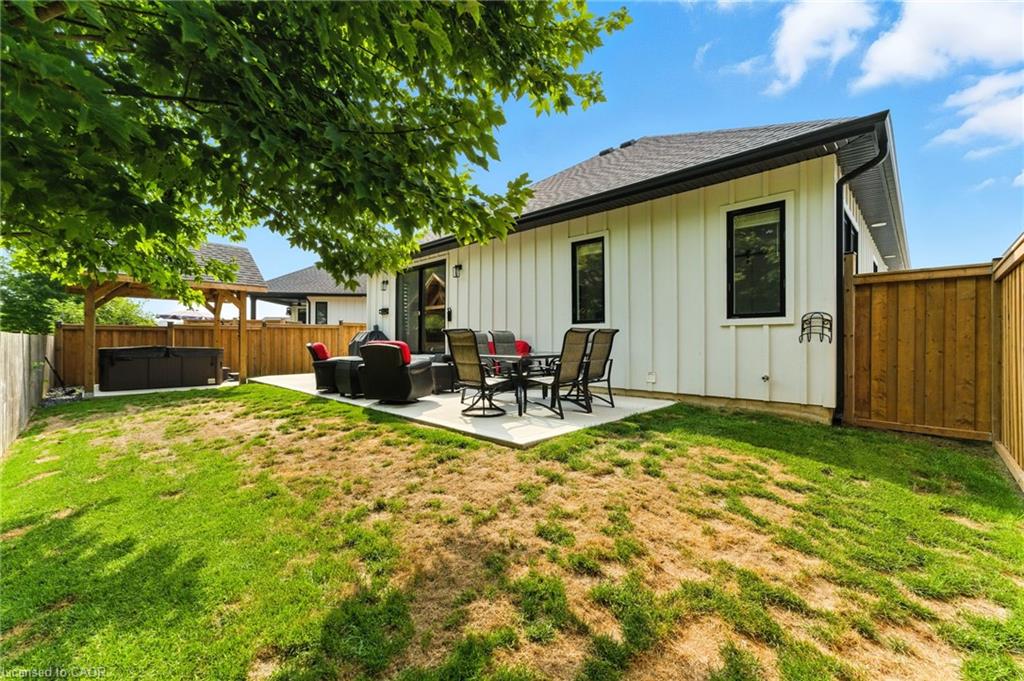 9 Macneil Court Property Photo 34