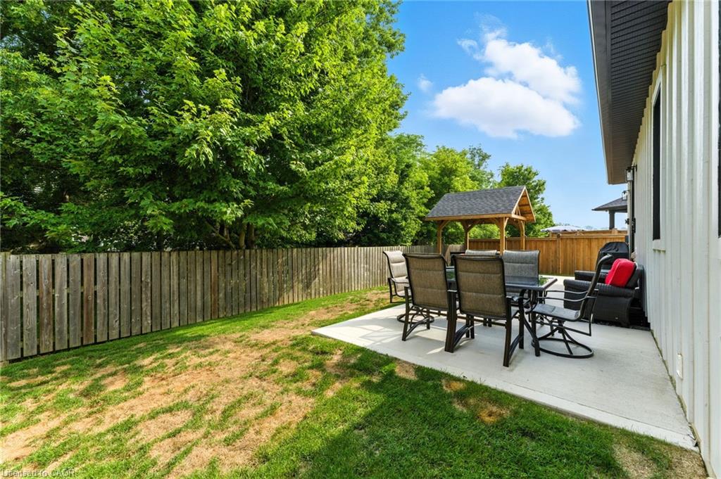 9 Macneil Court Property Photo 35