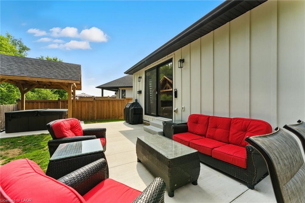 9 Macneil Court Property Photo 36