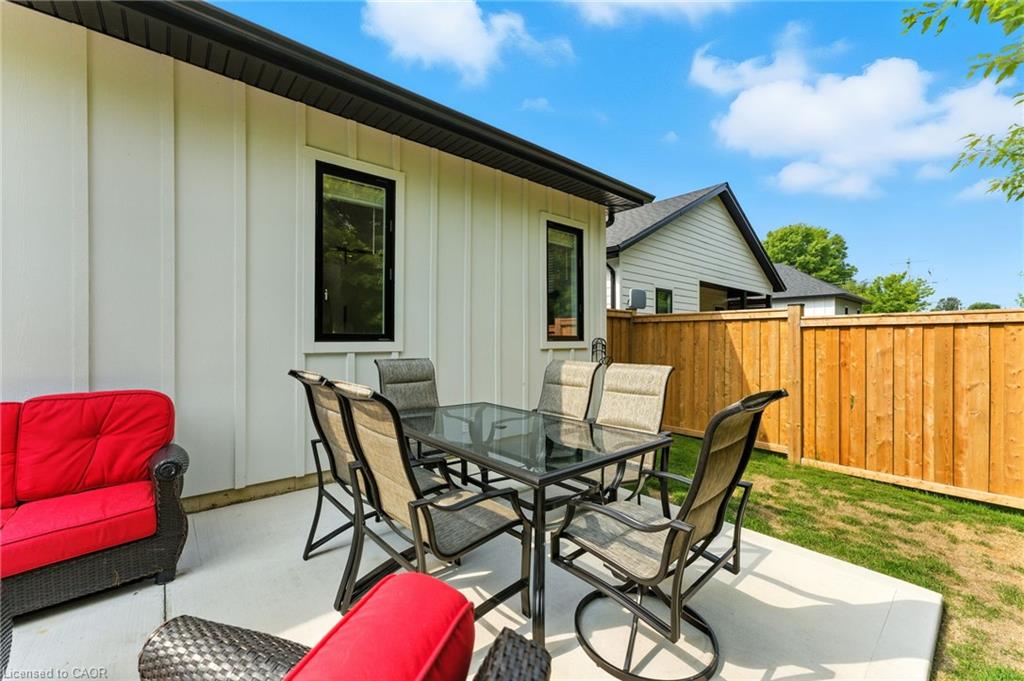 9 Macneil Court Property Photo 37