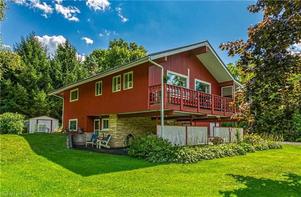 1686 Old Brock Street Property Photo 4
