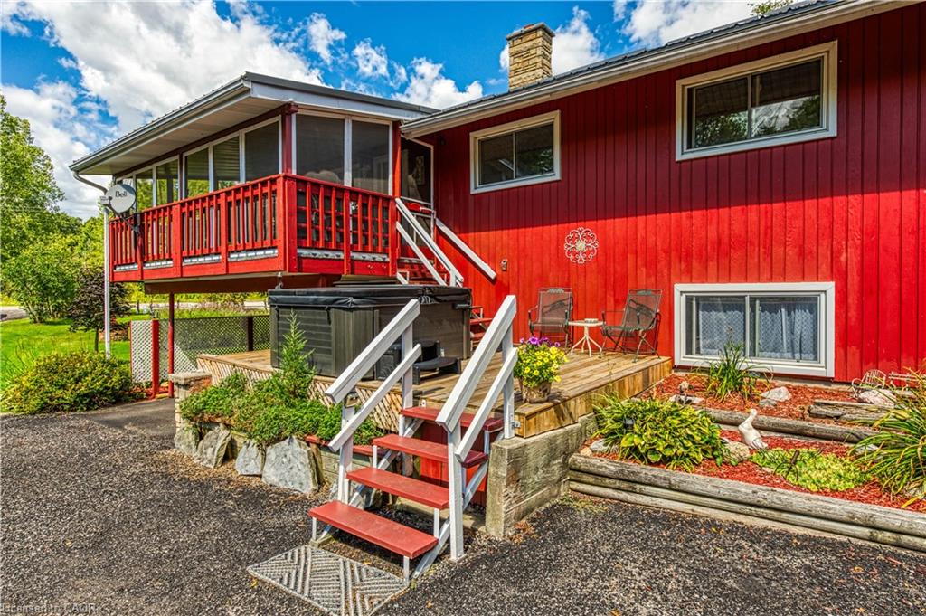 1686 Old Brock Street Property Photo 6