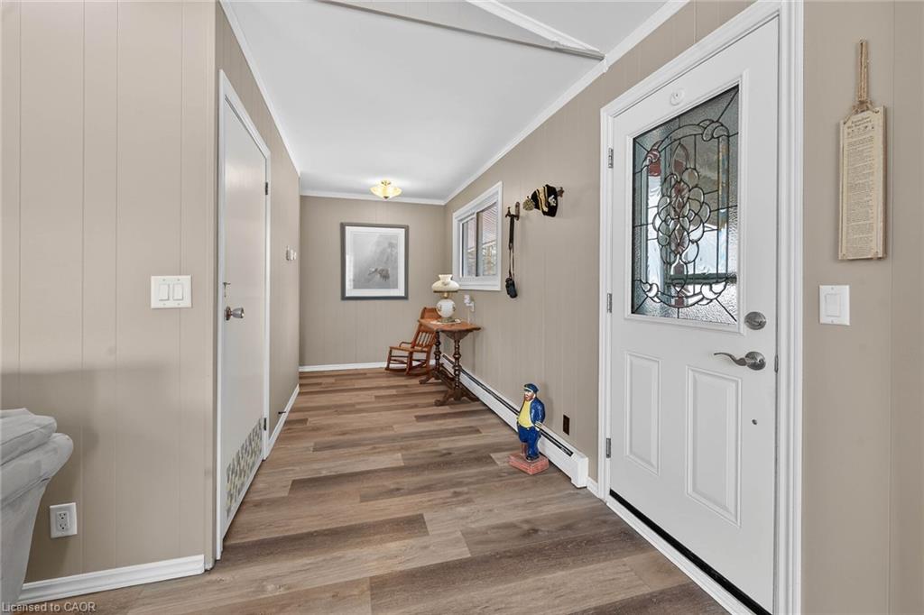 1686 Old Brock Street Property Photo 7