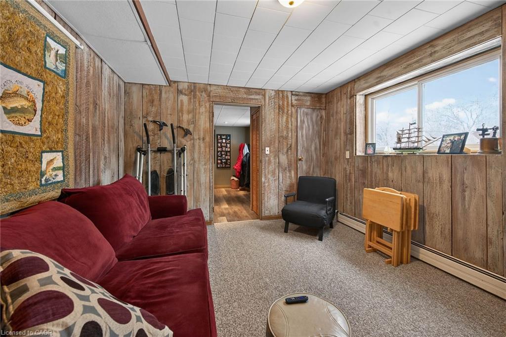 1686 Old Brock Street Property Photo 26