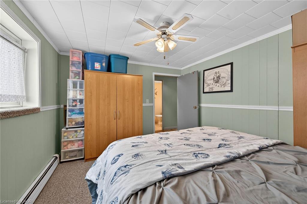 1686 Old Brock Street Property Photo 29