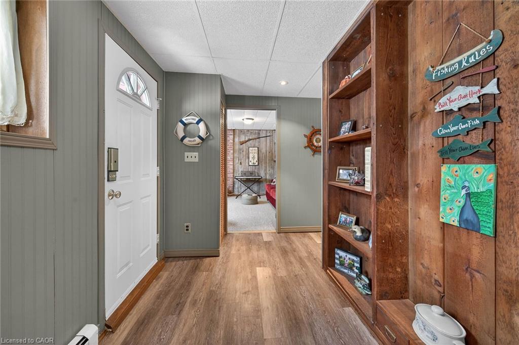 1686 Old Brock Street Property Photo 32