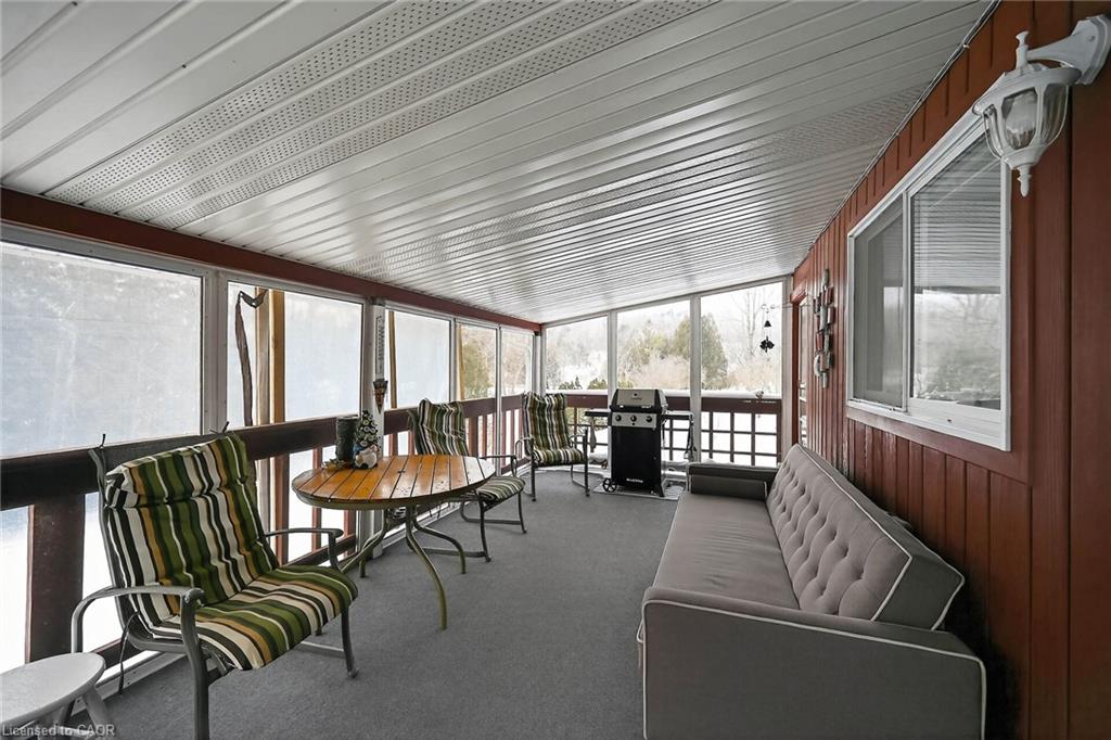 1686 Old Brock Street Property Photo 37