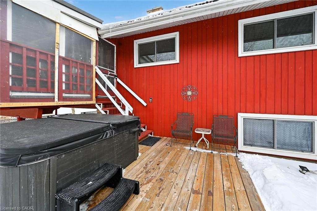 1686 Old Brock Street Property Photo 39
