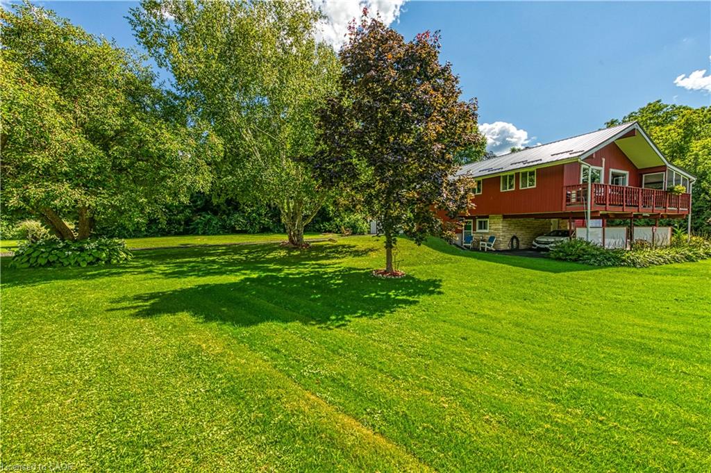 1686 Old Brock Street Property Photo 43