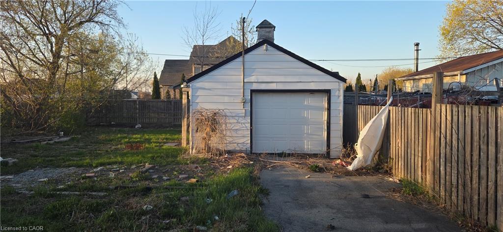 411-413 Highway 8 Property Photo 5