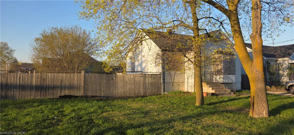 411-413 Highway 8 Property Photo 7
