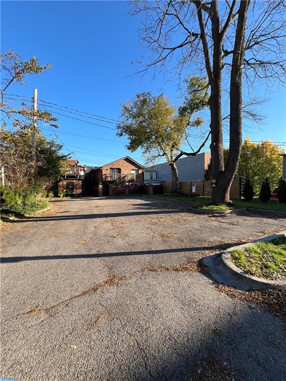 56 King Street W Property Photo 2