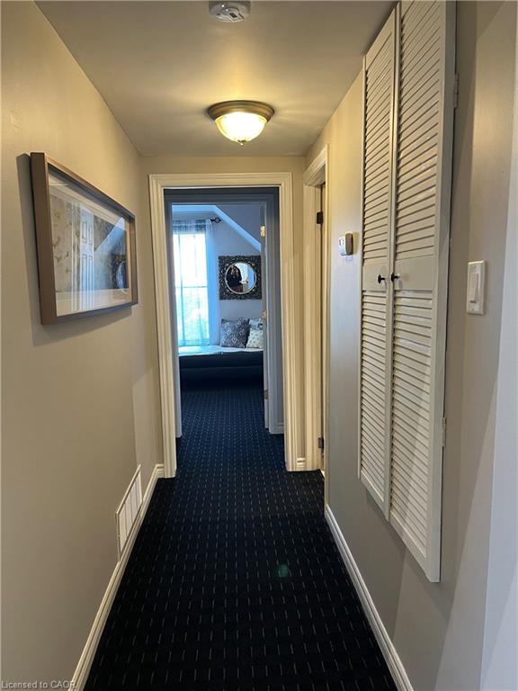 56 King Street W Property Photo 13