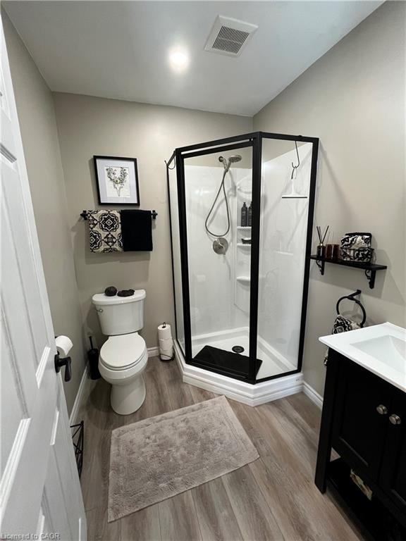 56 King Street W Property Photo 26