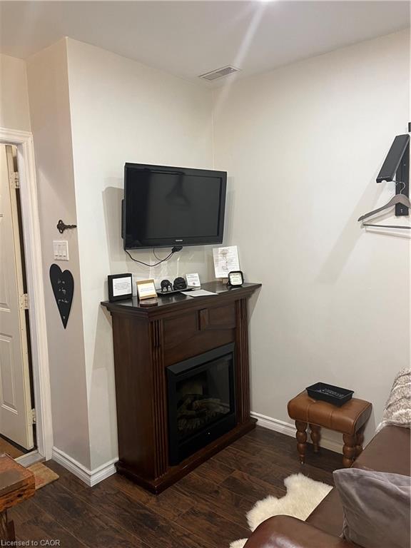56 King Street W Property Photo 29