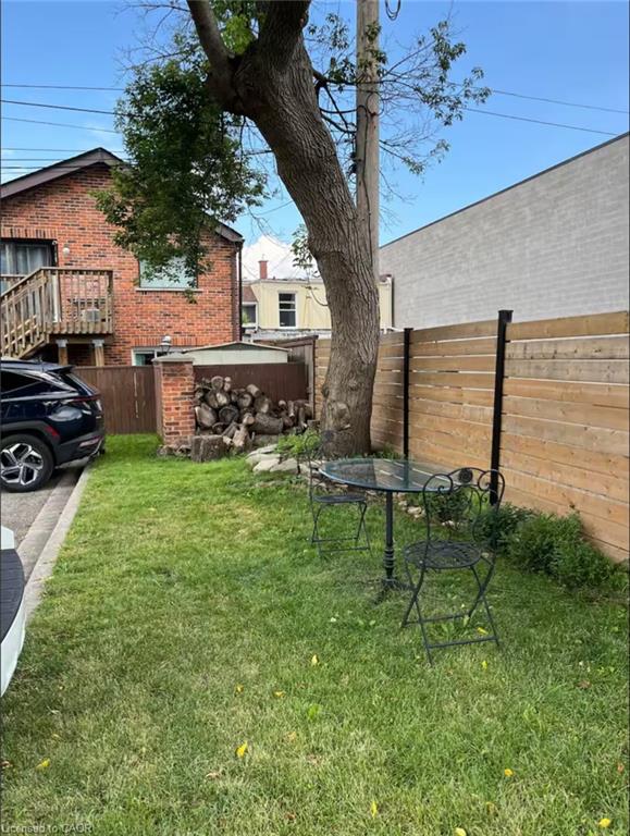 56 King Street W Property Photo 38