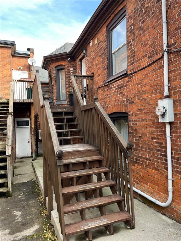 56 King Street W Property Photo 39