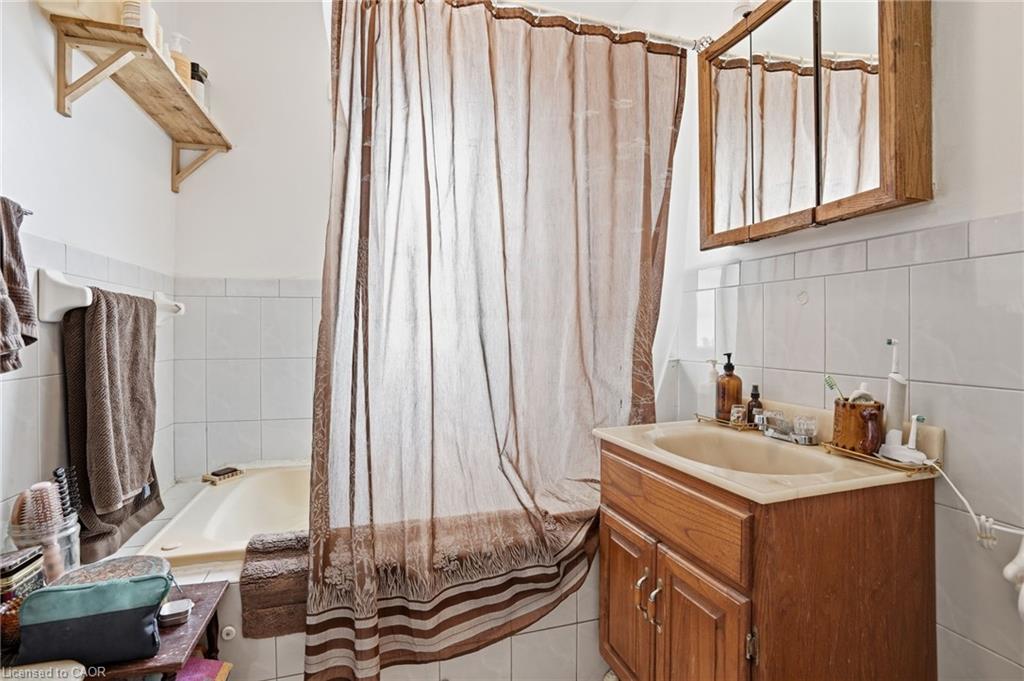 68 Gage Avenue S Property Photo 6