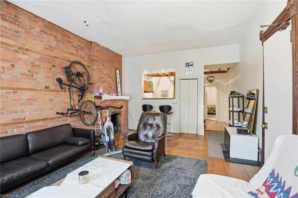 27 Ontario Avenue Property Photo 4